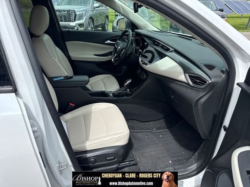 Used 2020 Buick Encore GX Essence w/ Experience Buick Package FWD image 15