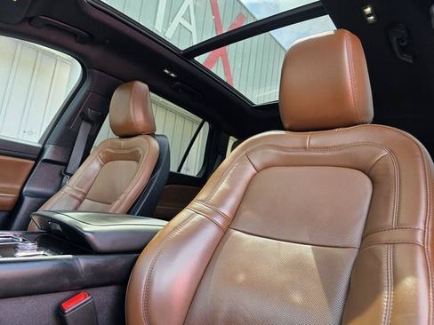 Used 2022 Lincoln Aviator Reserve w/ Equipment Group 201A AWD/4WD image 10