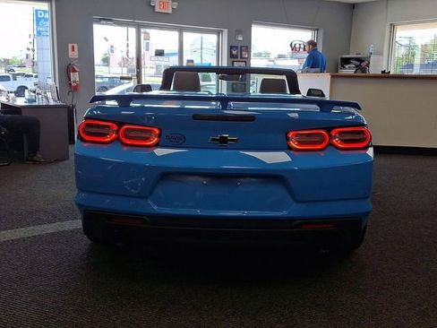 Used 2022 Chevrolet Camaro LT w/ Technology Package RWD image 5