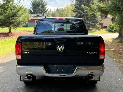 Used 2018 RAM 1500 Classic SLT w/ SLT Plus D￩cor Group image 4