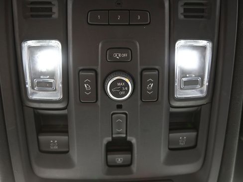 Used 2023 Chevrolet Tahoe Z71 w/ Luxury Package AWD/4WD image 37