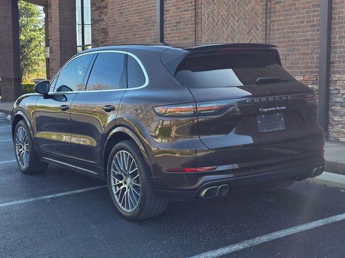 Used 2019 Porsche Cayenne Turbo AWD/4WD image 8