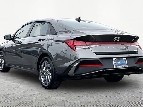 Certified 2025 Hyundai Elantra Blue image 6