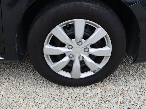 Used 2013 Toyota Camry LE image 12