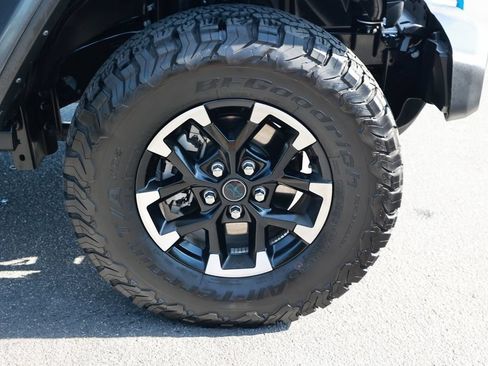 Used 2024 Jeep Wrangler Unlimited Rubicon 4xe w/ Technology Group AWD/4WD image 8