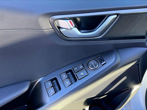 Used 2022 Hyundai Ioniq SEL image 32