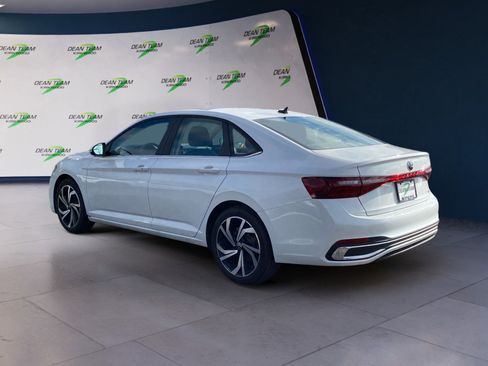 Used 2025 Volkswagen Jetta SEL image 4