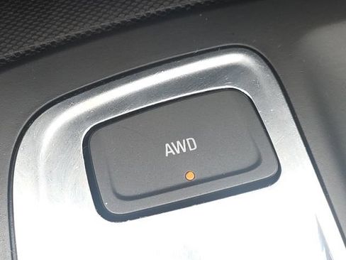 Used 2023 Chevrolet Equinox LT AWD/4WD image 21
