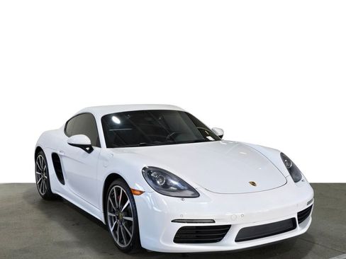 Used 2017 Porsche 718 Cayman S image 3