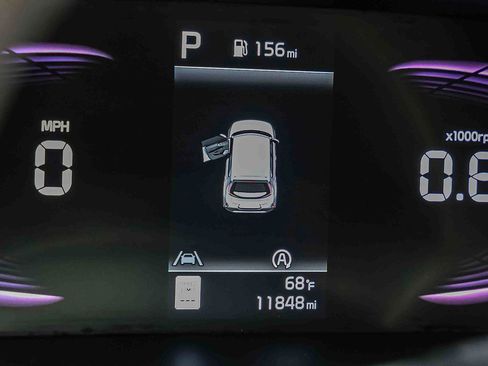 Certified 2025 Kia Soul LX w/ LX Technology Package FWD image 8