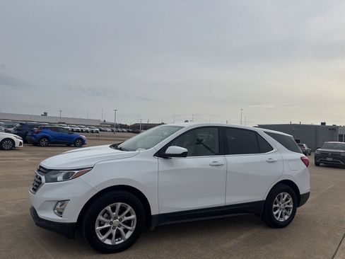 Used 2020 Chevrolet Equinox LT image 10