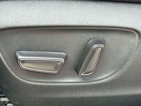 Used 2021 Toyota Highlander LE image 17