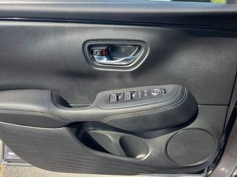 Used 2023 Honda HR-V EX-L image 26