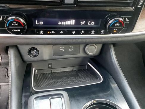 Certified 2025 Nissan Rogue Platinum AWD/4WD image 29