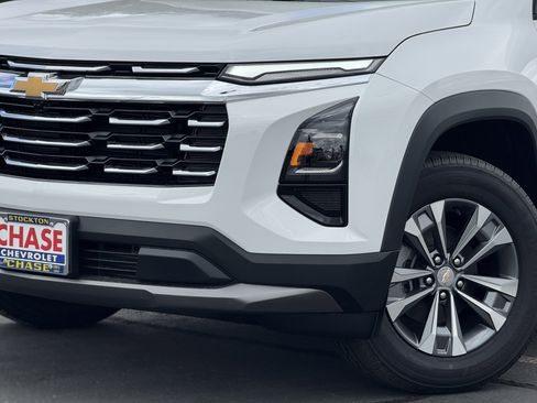 New 2026 Chevrolet Equinox LT image 3