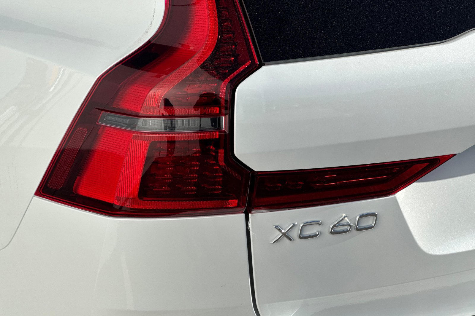 Used 2026 Volvo XC60 B5 Plus w/ Protection Package Premier AWD/4WD image 33