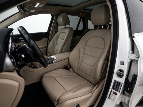 Used 2022 Mercedes-Benz GLC 300 4MATIC image 14