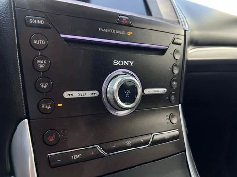 Used 2018 Ford Edge Titanium w/ Ford Safe & Smart Package FWD image 18