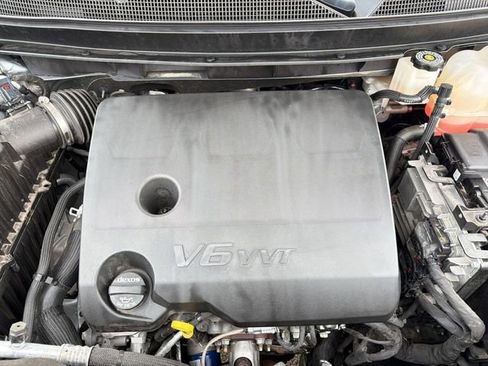 Used 2023 Chevrolet Traverse RS w/ LPO, Floor Liner Package AWD/4WD image 31