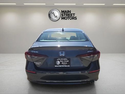 Used 2025 Honda Civic Sport image 4