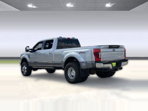 Used 2022 Ford F350 Lariat w/ Lariat Ultimate Package image 3