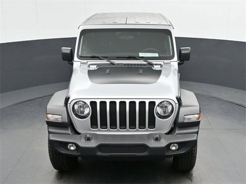 Used 2022 Jeep Wrangler Unlimited Sport image 17