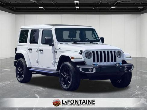 Used 2022 Jeep Wrangler Unlimited Sahara w/ Cold Weather Group AWD/4WD image 3