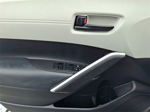 Certified 2025 Toyota Corolla Cross L image 12