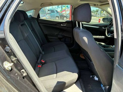 Used 2018 Honda Civic EX image 6
