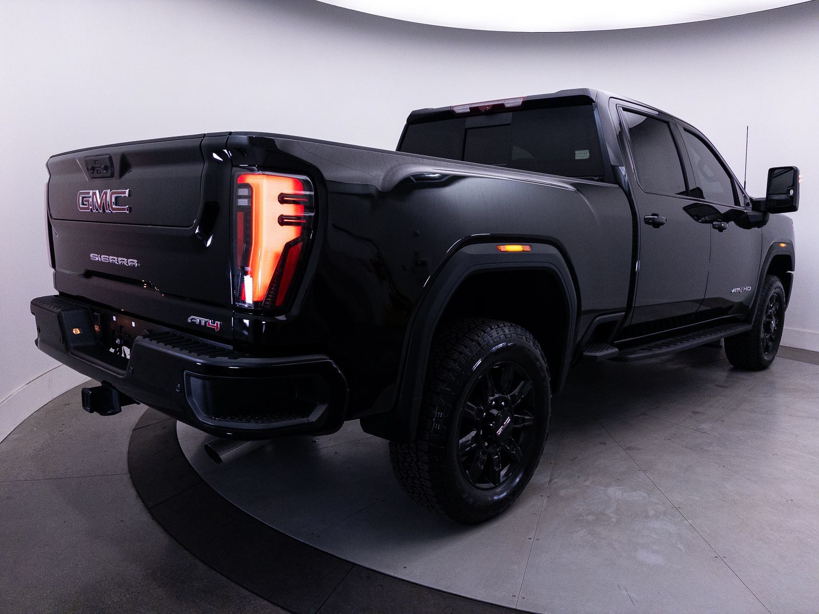 Used 2025 GMC Sierra 2500 AT4 w/ AT4 Premium Plus Package AWD/4WD image 20