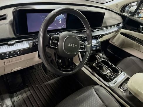 Used 2024 Kia Carnival SX Prestige image 16