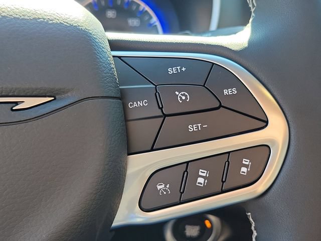 New 2027 Chrysler Pacifica Select FWD image 13