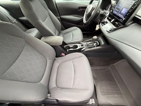 Used 2022 Toyota Corolla LE image 32