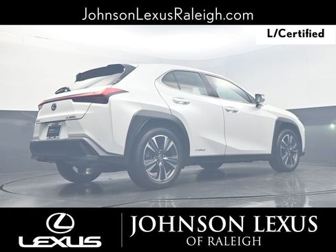 Certified 2022 Lexus UX 250h w/ Accessory Package (Z2) image 19