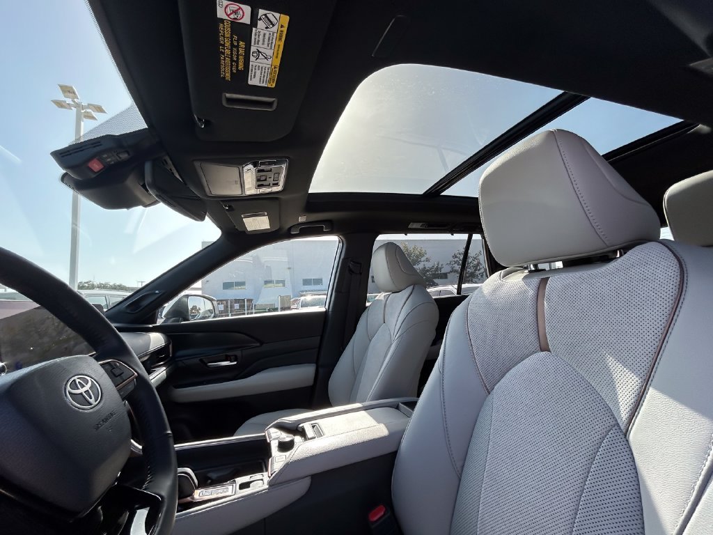 Certified 2026 Toyota Grand Highlander AWD Hybrid image 12