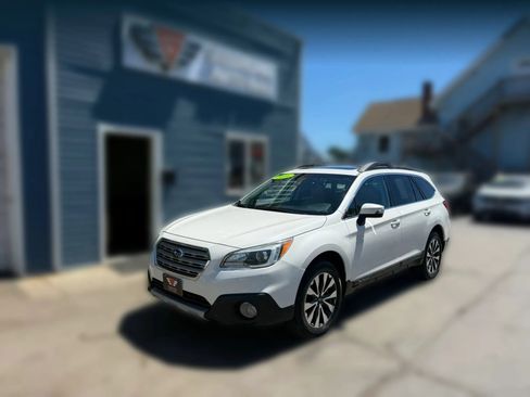 Used 2016 Subaru Outback 2.5i Limited AWD/4WD image 4