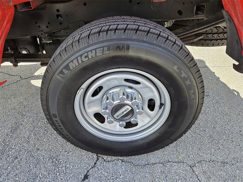 Used 2024 Ford F250 XL w/ Snow Plow Prep Package image 39