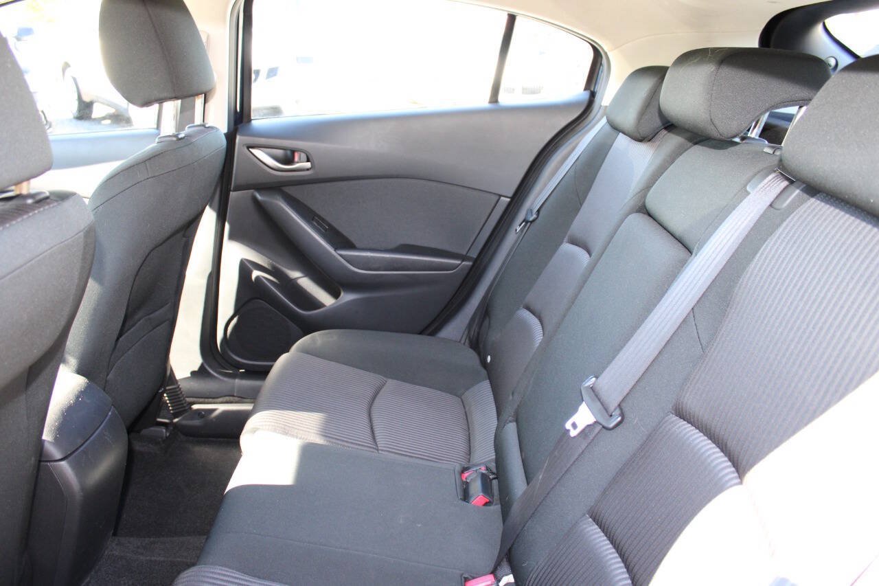 Used 2014 MAZDA MAZDA3 i Touring w/ Moonroof Package 1 FWD image 18