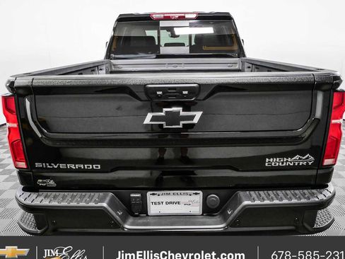 Used 2025 Chevrolet Silverado 2500 High Country w/ High Country Premium Package AWD/4WD image 28