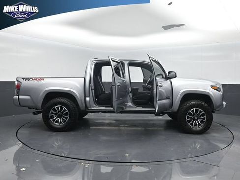 Used 2021 Toyota Tacoma TRD Sport w/ Technology Package AWD/4WD image 27