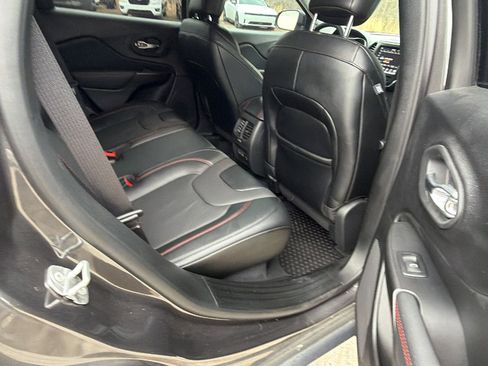 Used 2022 Jeep Cherokee Trailhawk w/ Sound & Nav Group image 21