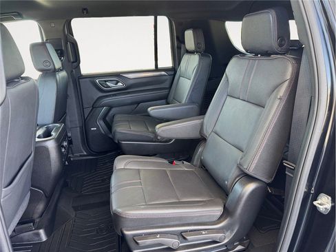 Used 2024 Chevrolet Suburban RST w/ Luxury Package RWD image 13