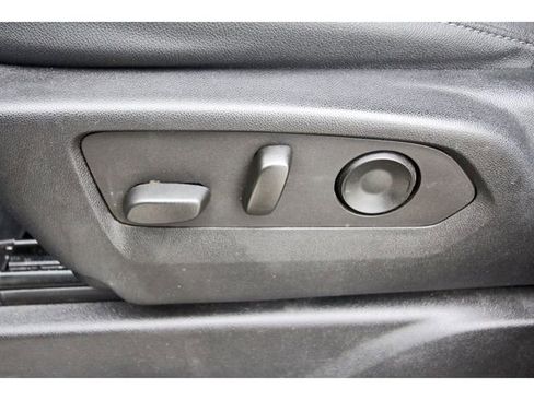 Used 2022 Chevrolet Suburban Z71 w/ Luxury Package image 26