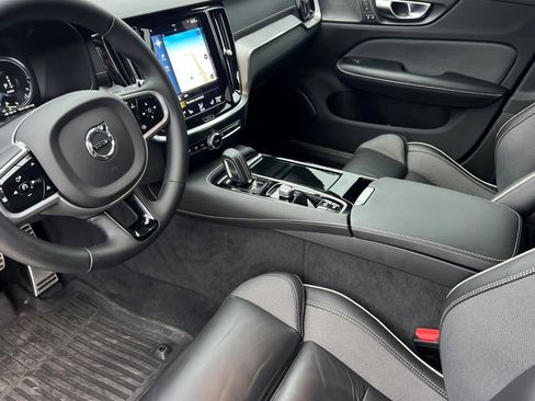 Used 2022 Volvo S60 T8 R-Design w/ Advanced Package image 12