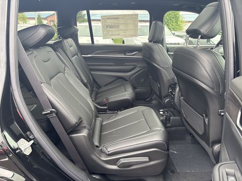 New 2025 Jeep Grand Cherokee L Limited w/ Black Appearance Package image 11