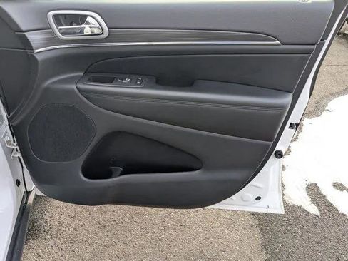 Certified 2022 Jeep Grand Cherokee Limited image 28