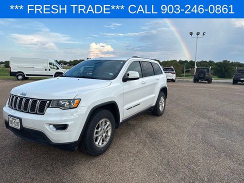 Used 2019 Jeep Grand Cherokee Laredo RWD image 3