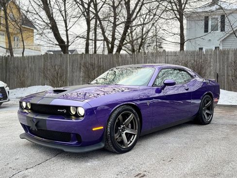 Used 2018 Dodge Challenger SRT Hellcat image 2