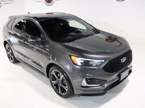 Used 2019 Ford Edge ST w/ Cold Weather Package image 9
