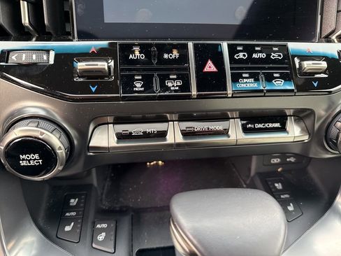 Used 2024 Lexus LX 600 4WD w/ Appearance Package image 15